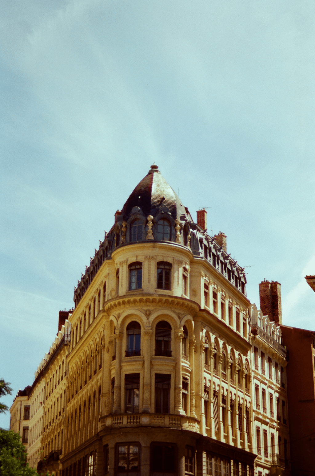 street photo with a Kodak 200 of one of the Mose famous building in Lyon, France